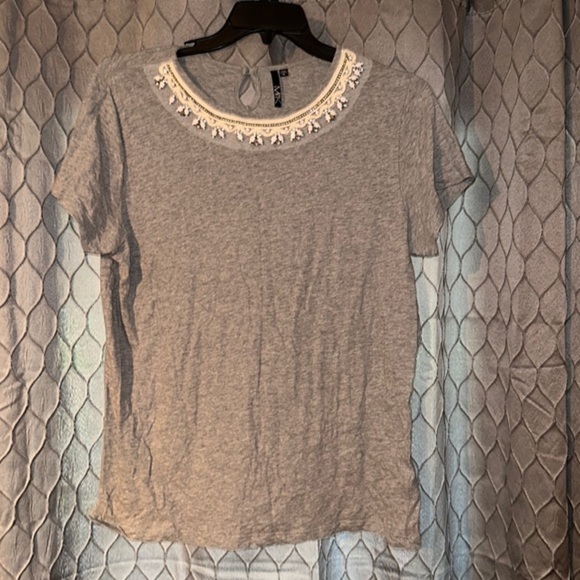 Cute tee - Picture 1 of 2